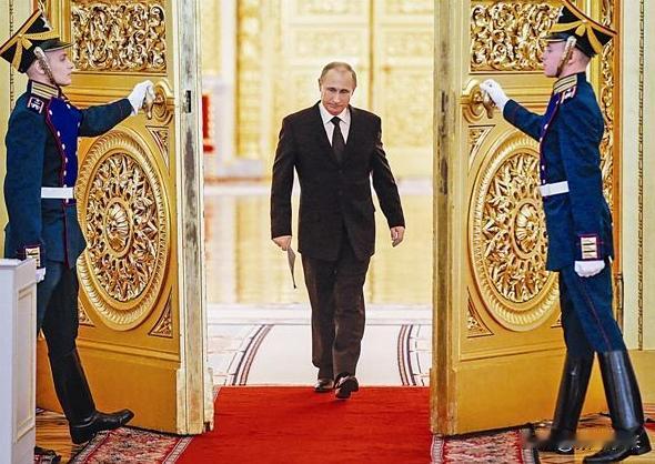 黄金大涨最大的受益者是俄罗斯普京闷声发大财，特朗普你使劲闹腾，动静越大越好！