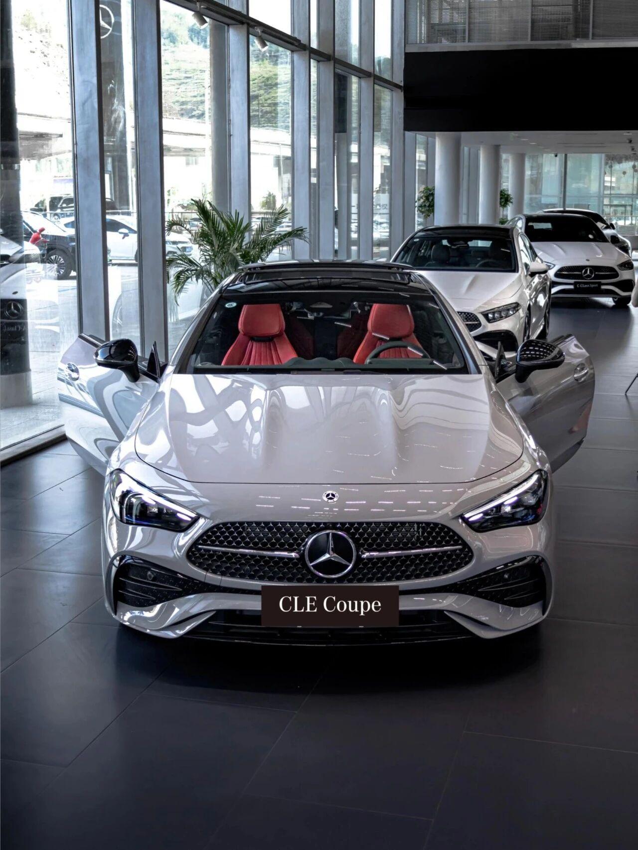 五十万内轿跑天花板？奔驰CLECoupe真的值哭！经典流线撞现代设计，城市