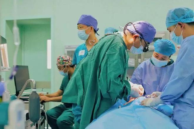 从2025年9月28日起，辽宁取消了同一切口做多个手术加收60%的收费政策，现在