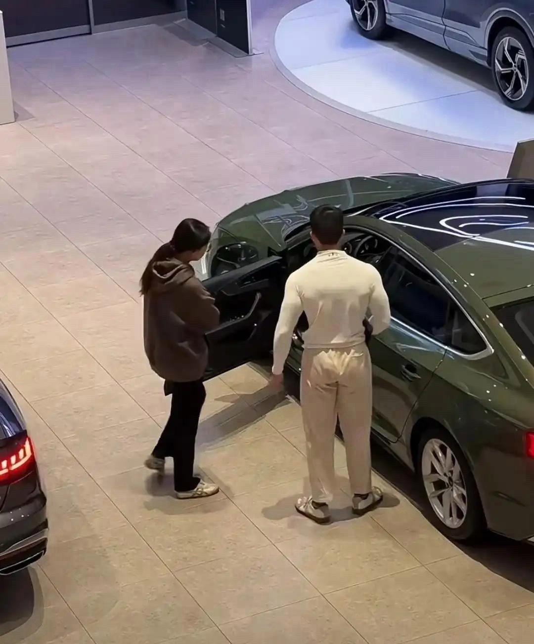 不愧是销冠，这服务到位了。