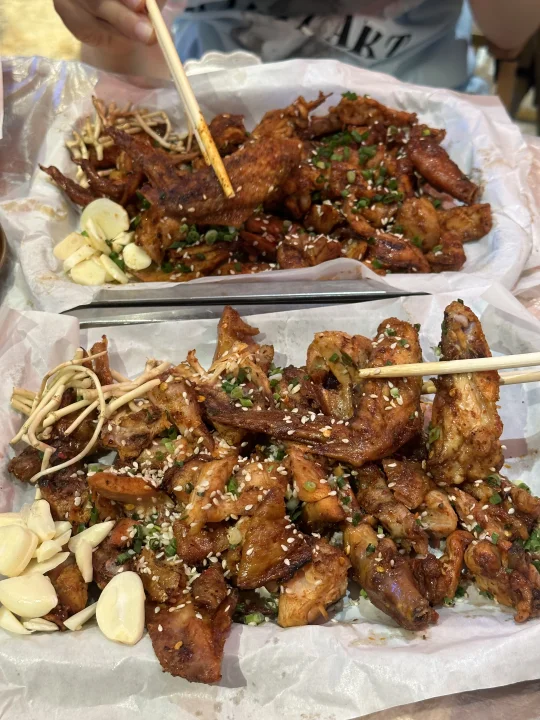 烧烤还得是居民楼楼下的啊！香skr人