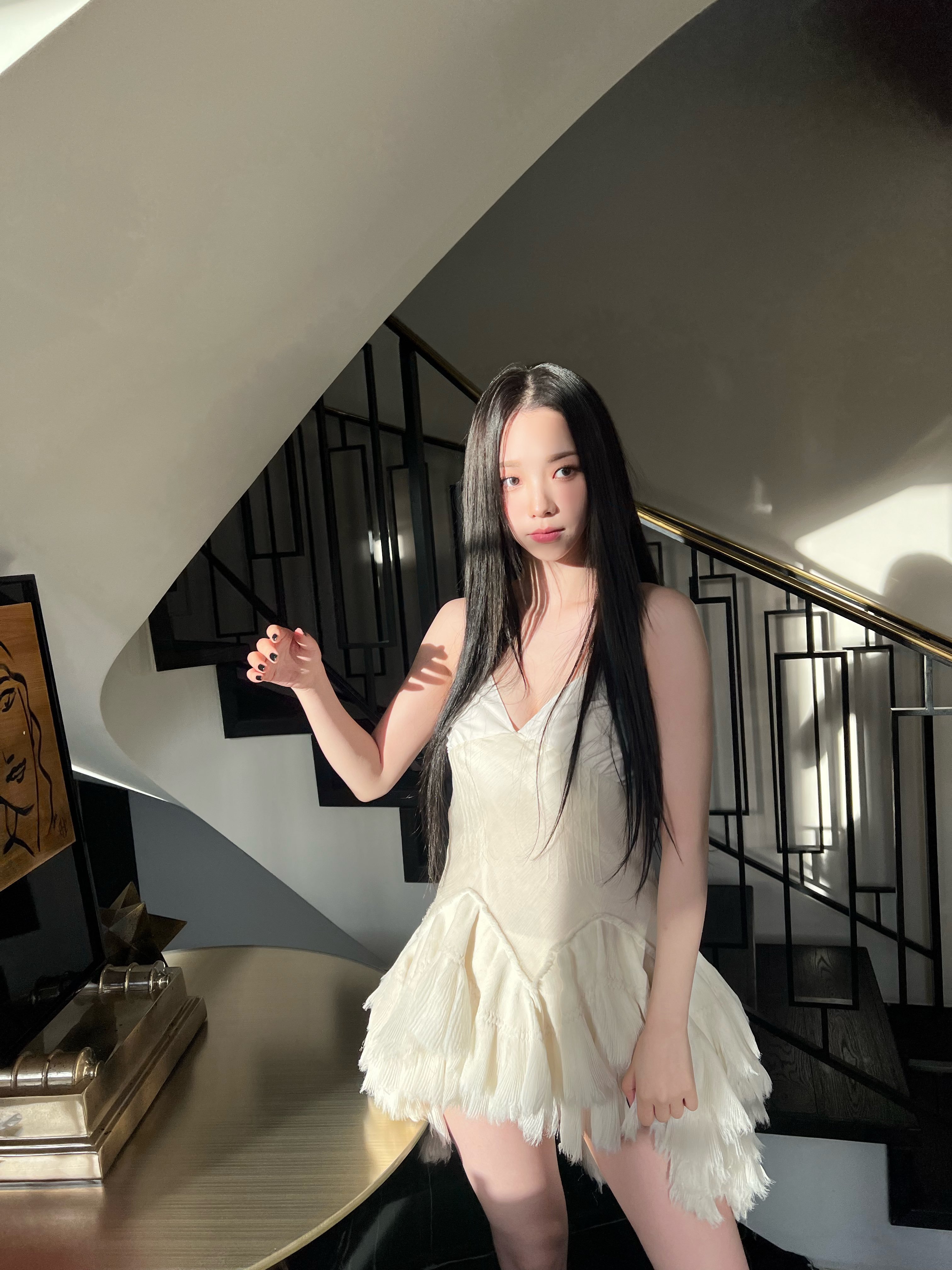 柳智敏|2022.10Instagram巴黎时装周幕后图part1🖤