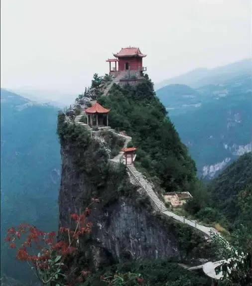 出门旅游度假避暑苏马荡，利川，和宅家里享受空调避暑降温人的区别在哪里？一个是从熟