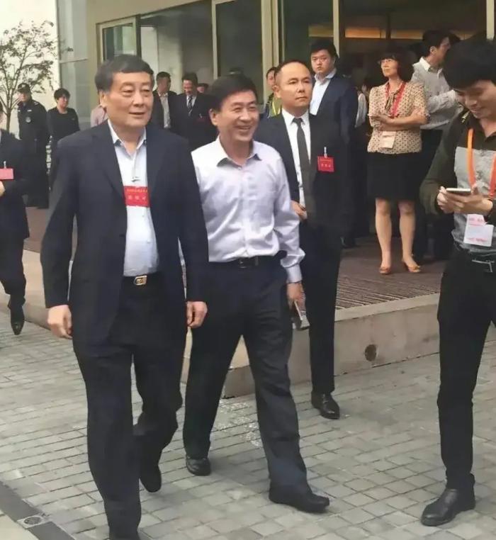 宗庆后和宗馥莉的企业形象，因为海外3子，而受到损害。原配施幼珍，这些年来，一直