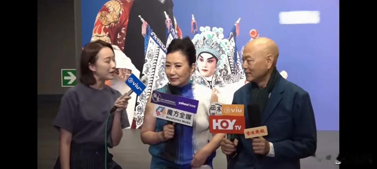 罗家英，太搞笑了！8月29日，罗家英与妻子汪明荃受访，他主动承认错误，说自己口