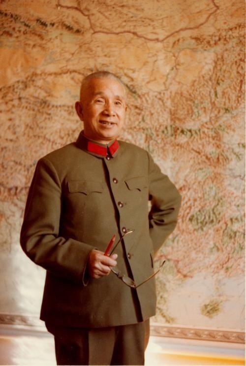 1959年王必成带头批判粟裕，会后贺龙感叹：王必成可深信、可深交“1959年