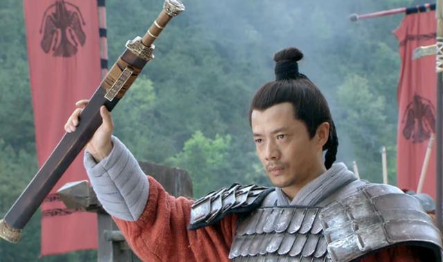 韩信没有听从剻彻的建议而起兵造反，古往今来都在妄言即使反了刘邦，帐下将领也不会跟