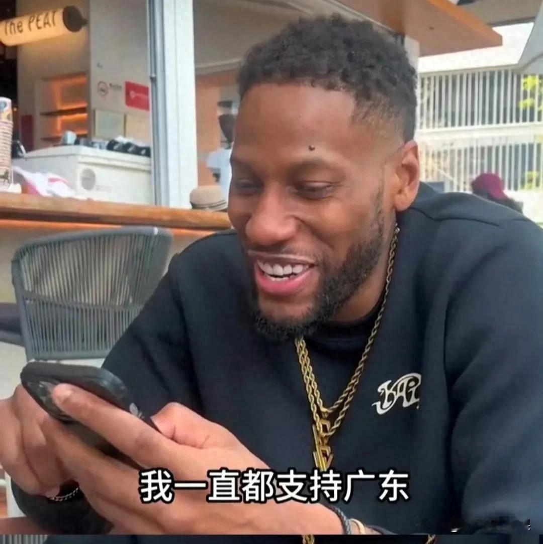 威姆斯:感谢朱芳雨，我一直支持广东队！前广东队三连冠功臣外援威姆斯最近接受媒
