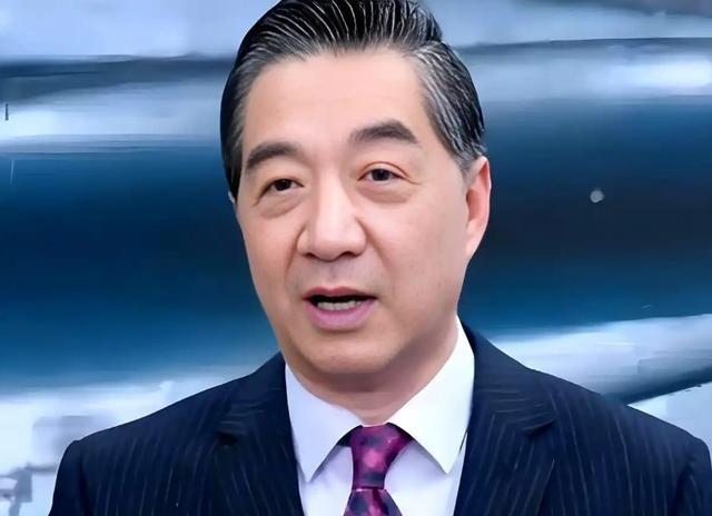 从中国仪仗队到美国阅兵，特朗普这一敬礼背后的深意你看懂了吗？阅兵场上的一个动作，