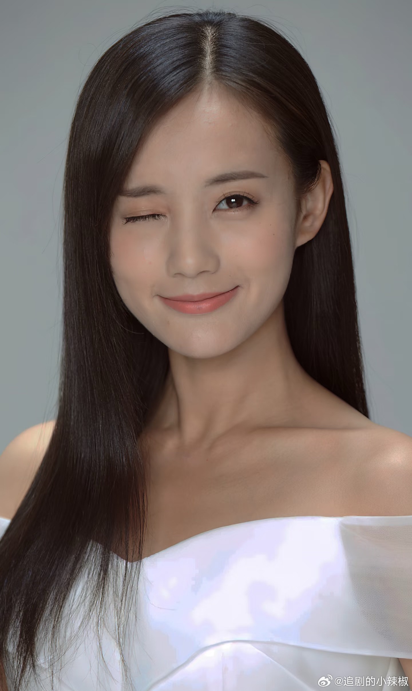 十年前的李一桐生图，明眸皓齿有了具象化