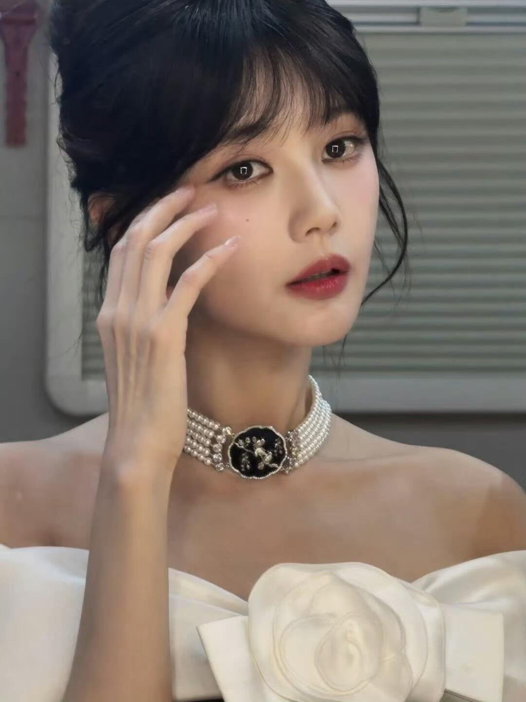 有刘海的李一桐也太青春了吧