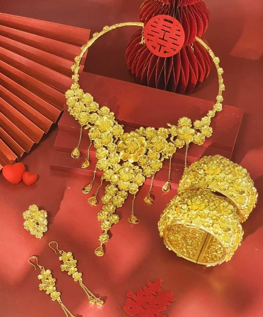 金价失控到1328！银行金条被抢空！打金店：每天都在加班赶工！12月金价