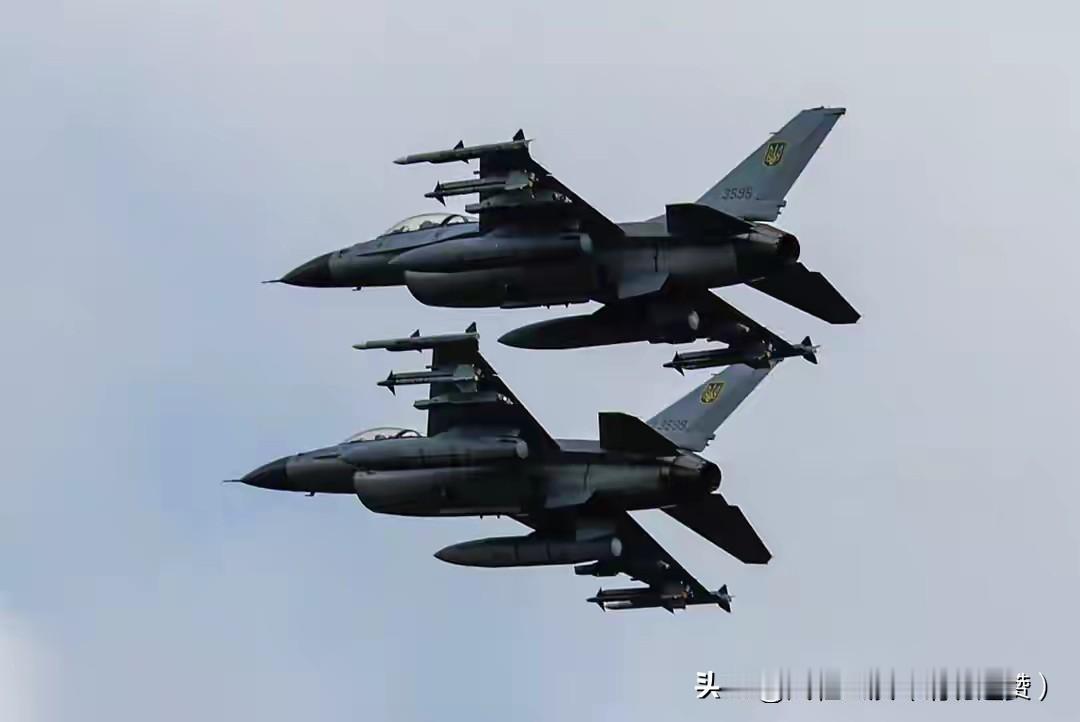 飞行员尽力了，还是没躲过，俄军用两枚S-300导弹击落美式战斗机战机飞行员拉满