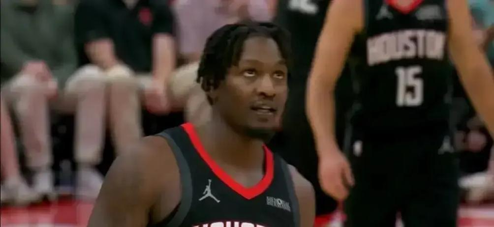 1325万锁死杜兰特火箭这笔签约被嘲了半年，现在全联盟闭嘴。芬尼-史密斯拿