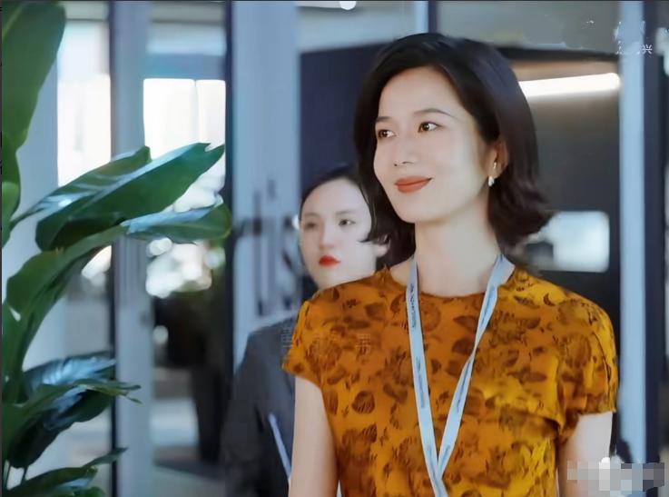 演tracy的演员彭杨挺倒霉的好不容易凭tracy这个角色被大家看见，结果又