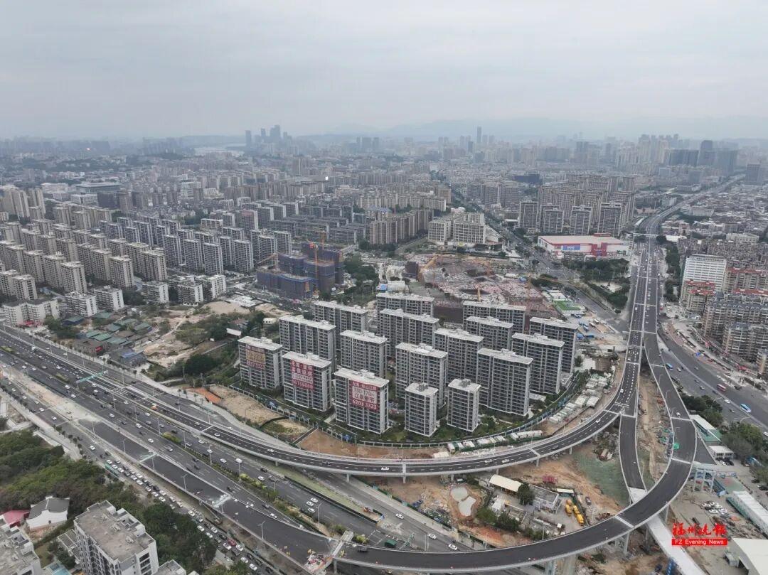 新年第一天，正在建设中的白湖亭立交工程A匝道（即连江南路至南二环路匝道）正式通车