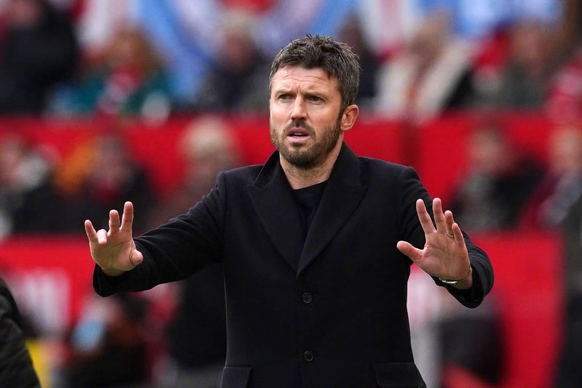 📢本周初，曼联将召开内部会议，讨论在转会窗口关闭前是否尝试引援。迈克尔·卡里