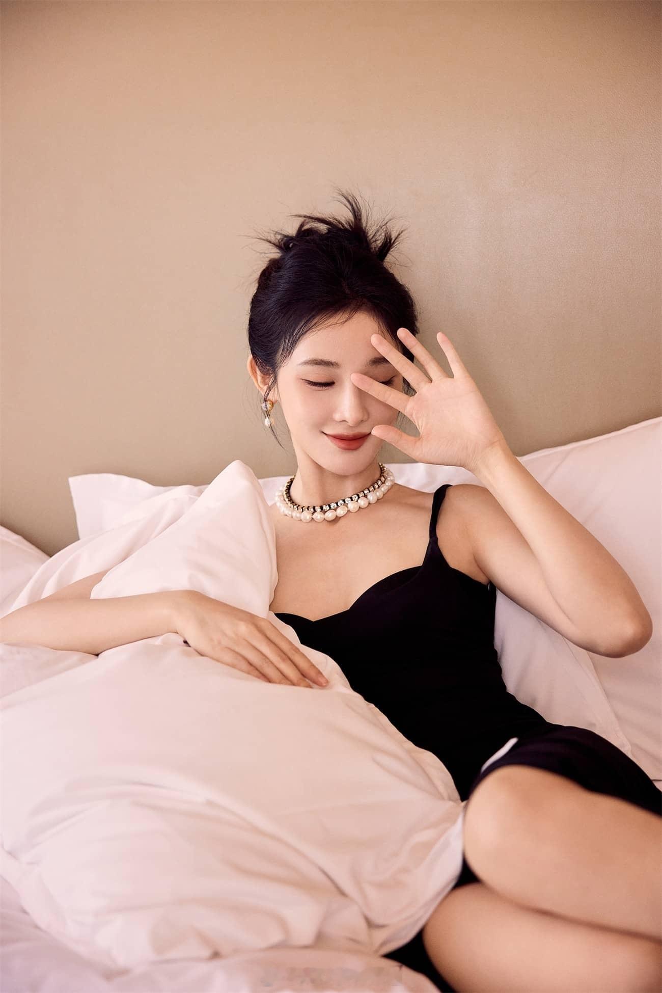 彭小苒复古珍珠女郎轻典优雅​​​