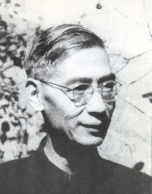 美国人说钱学森能顶五个师，但钱学森却说：“我的这位师弟，可以顶两个我！”究竟是