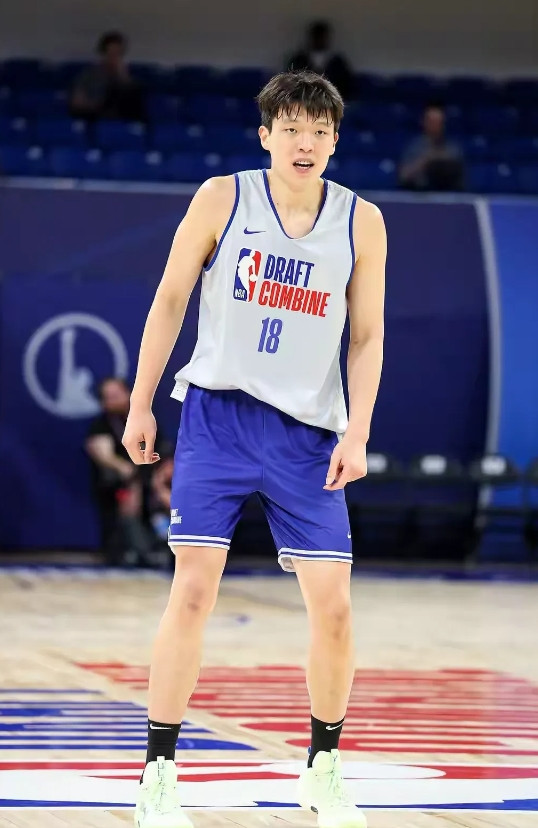 随着杨翰森NBA试训结束，不出意外，加盟球队4选1[玫瑰]1、太阳——10%