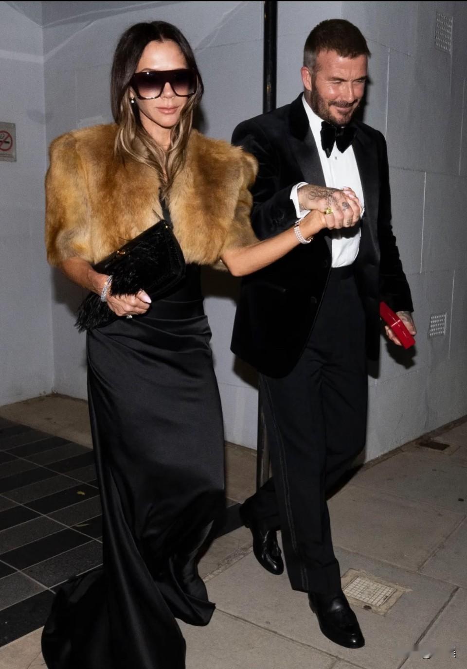 贝克汉姆在好友地狱厨神的餐厅办封爵派对🎉贝克汉姆封爵的派对在老友Gordo