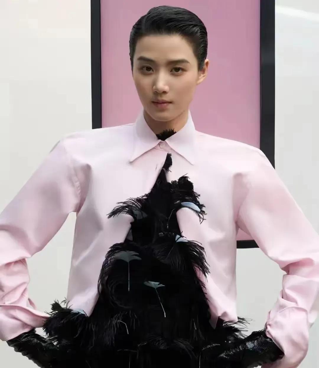 卢昱晓，虽然长得一般，但真的聪明，懂得“合适自己的才是对的”。当其他内娱普女还
