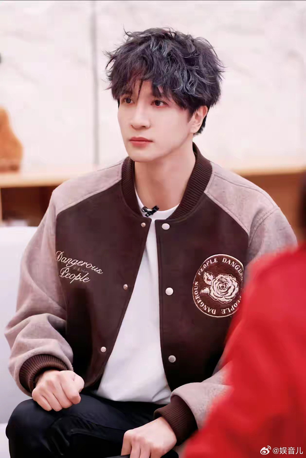 我朋友曾和薛之谦合作过，她给我说了一个真相，她说我就给你说几个事实，足见薛之谦的