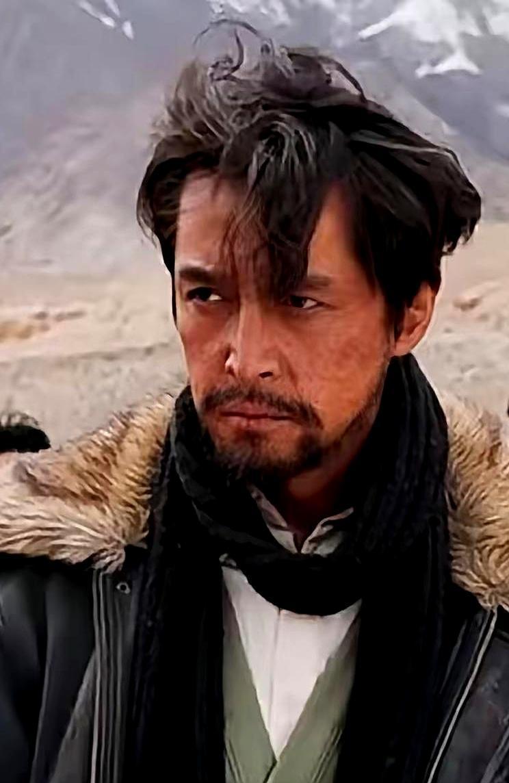 零下40℃，一把手枪对18杆AK。胡歌没演这段：索南达杰子弹打光，血淌成冰，仍