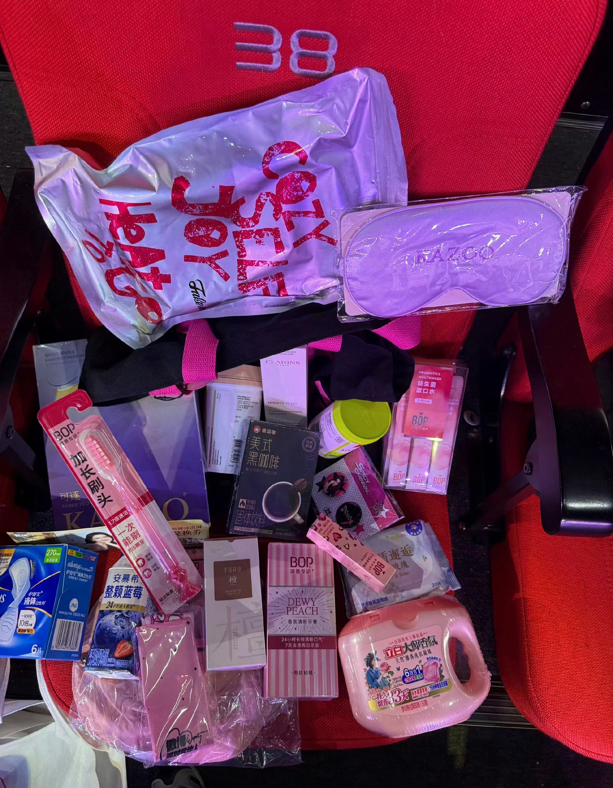 太幸福了吧羡慕现场的粉丝热巴真不把粉丝当外人呀😭😭😭迪丽热巴香辣狂欢迪丽热