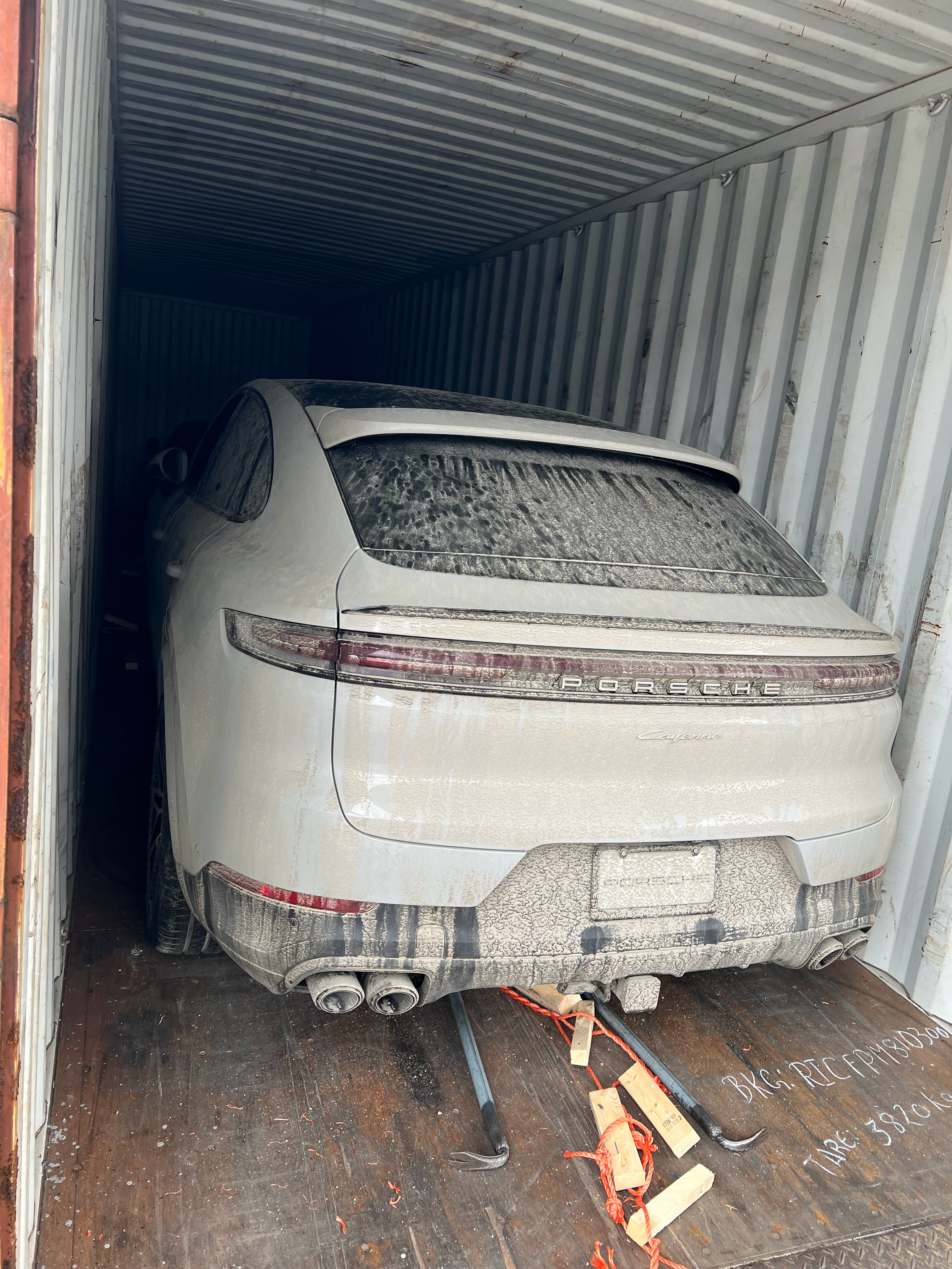 港口还是有高人平行进口的新款卡宴并且还是coupebuff满了天津·中国天津自