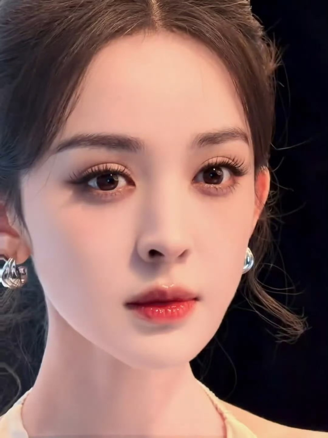 娜扎这张脸代言美妆真的太有说服力了，浓颜芭比，爱了爱了！