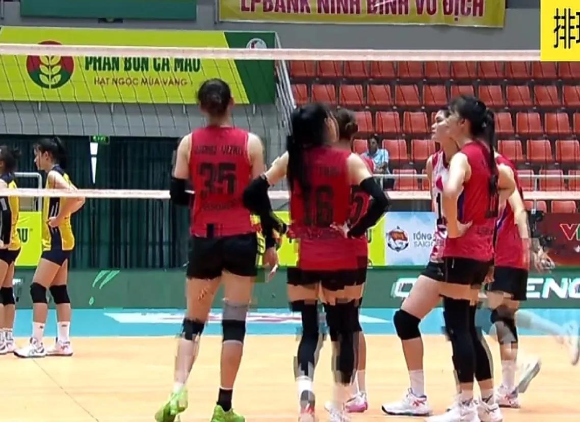 王艺竹今天第二战！目前大比分王艺竹银行队大比分2-0领先对手！今天主攻手王艺竹