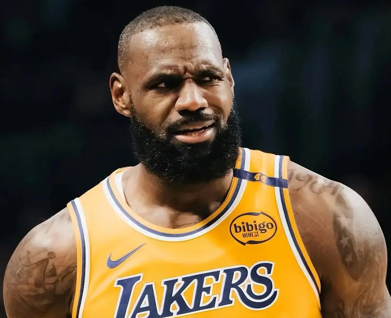 詹姆斯尴尬了？湖人近7场比赛数据：——战绩：6胜1负，同期第2——进攻效率