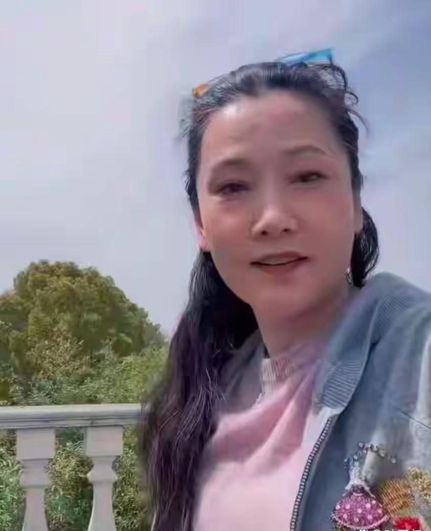 突然一下想不起来她的名字，只想着她演的电视剧都是大美人，你能记起她是谁吗？