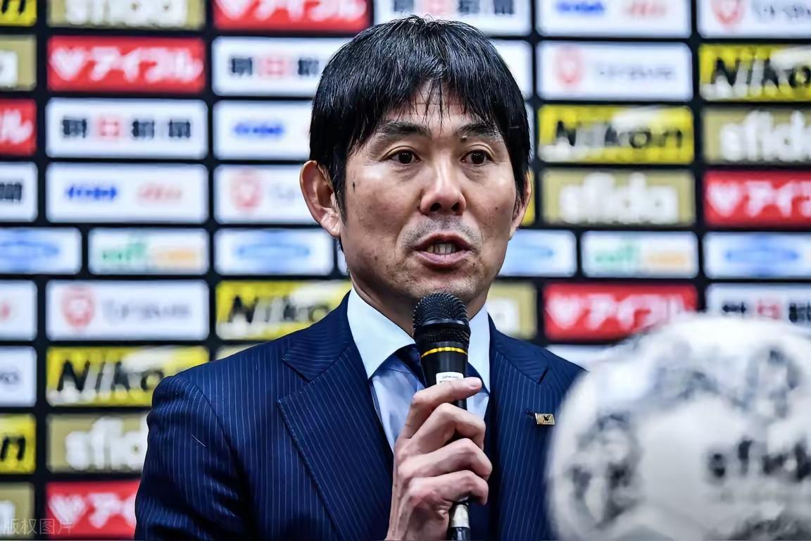 日本队:我已经赢下了除了意大利以外的所有前世界杯前冠军。中国队: