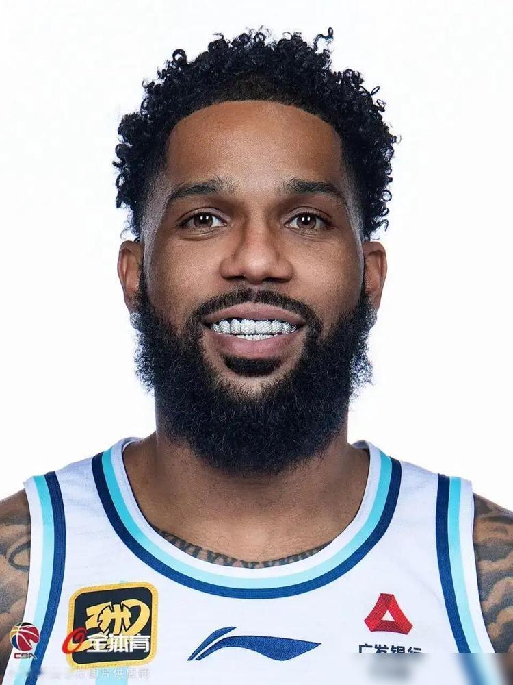 山东男篮到底应不应该裁掉鲍威尔？山东男篮的三场比赛打完，最大的感觉就是，这个赛季