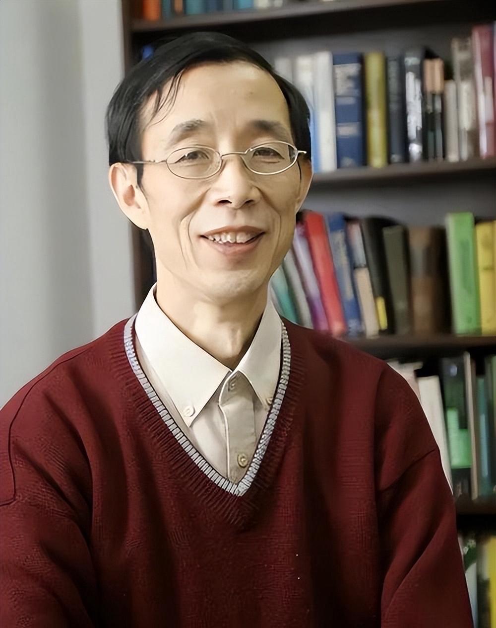 复旦大学陈平教授最近直言，过去40多年，中国干部培训和高校教授队伍里，西方价值观