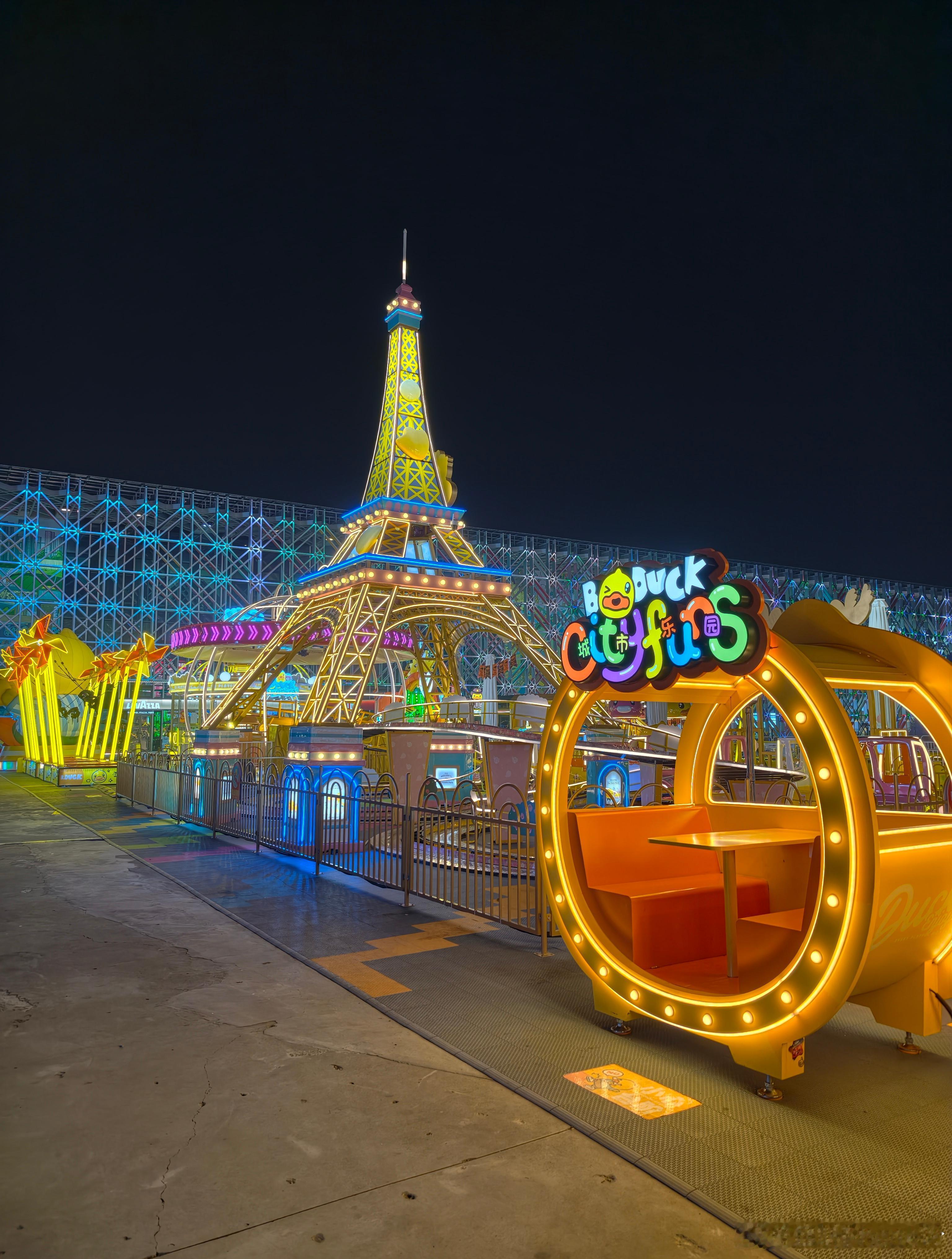 OV米耀果，五家旗舰标准版盲评，主摄夜景。OPPOFindX9/vivo