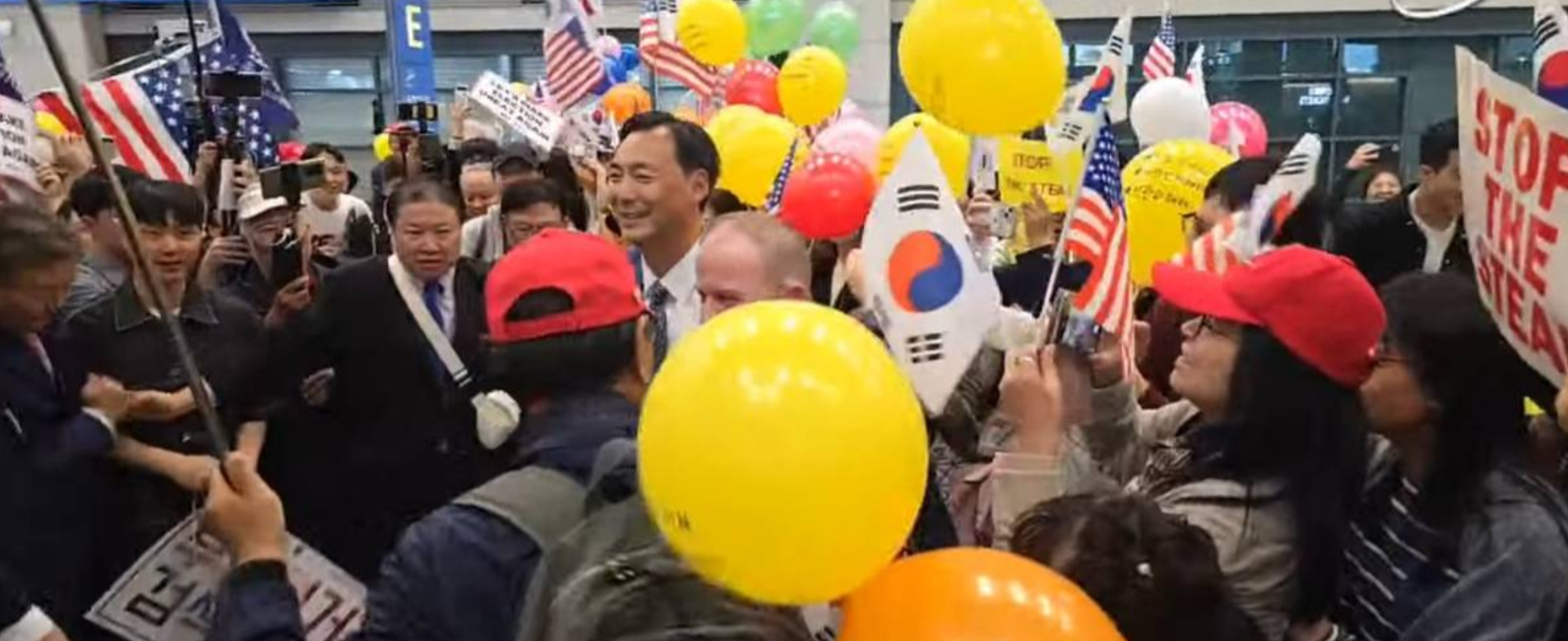 【大选前夕，美国观察团空降韩国，李在明选情生变】就在李在明选情生变，即将面对