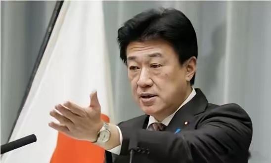 中国海警船真就开进琉球海域了！日本官房长官木原稔亲自证实：两艘中国海警大摇大摆巡