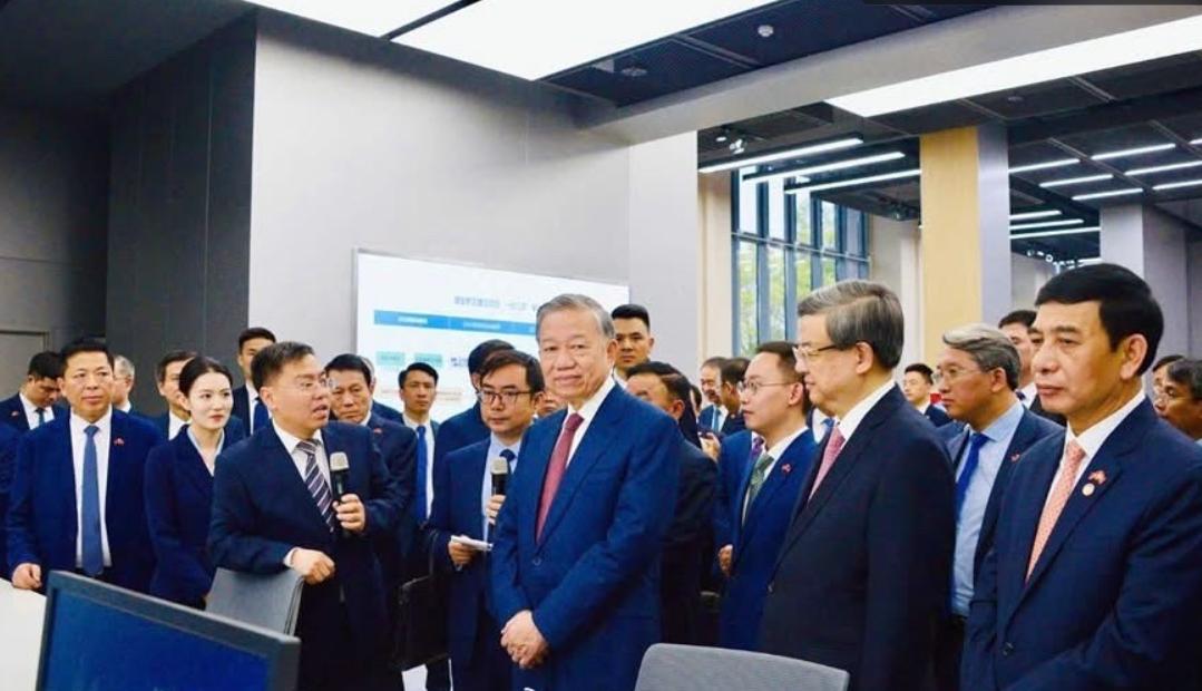 4月14日苏林率越南访问团参访雄安新区，却没有看到吴芳璃夫人的身影！他们一行人是