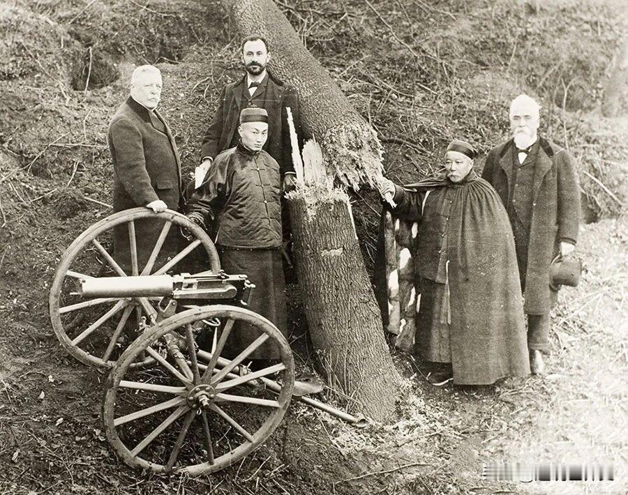 历史老照片：英国军火商接待清廷使节1896年，大清国驻英公使龚照瑗，在英国军