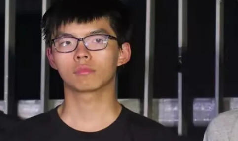在牢里还要被抓，还有比黄之锋更惨的人吗？但是，这家伙一点不值得同情，完全是咎由自