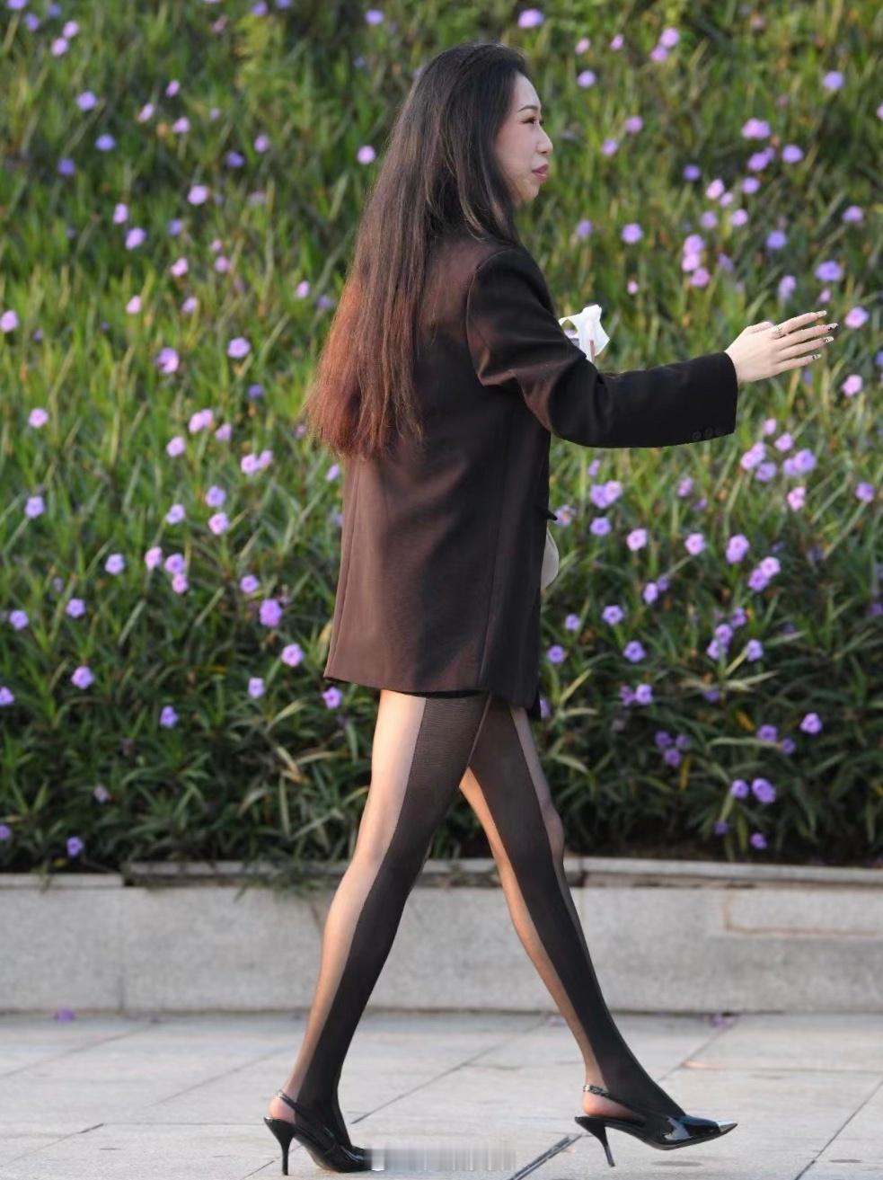 美腿少妇​​​