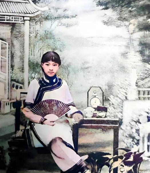 晚清名妓杨翠喜，看起来像个孩子，可在当时她的身价高达12000金！“富二代”李叔