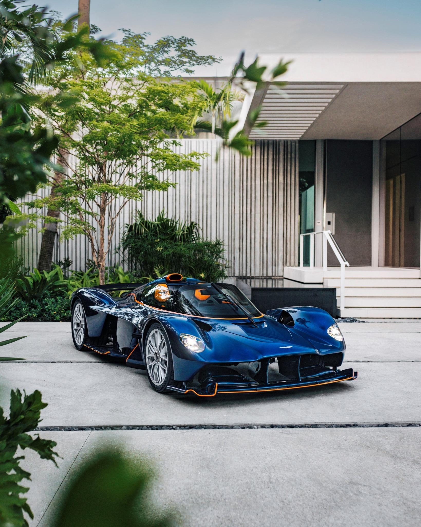 AstonMartinValkyrieSpiderastonmartin阿