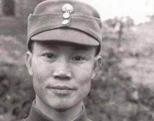 陈诚军人脾气，不大瞧得起特务，尤其是对戴笠看不上眼。抗战时期，陈诚有一次突然晚上来到军统局本部，检查