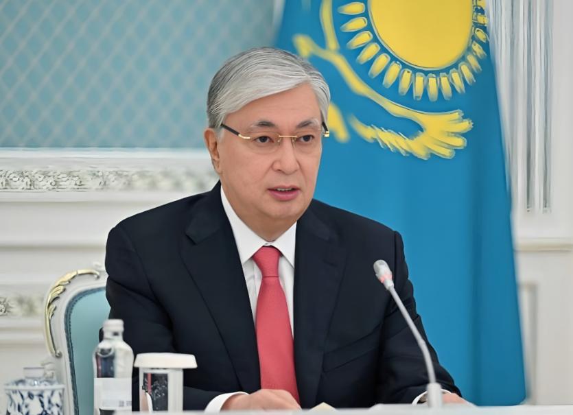 9月13日，金砖会议期间，哈萨克斯坦总统托卡耶夫竟抢在中国、俄罗斯、印度、巴西之