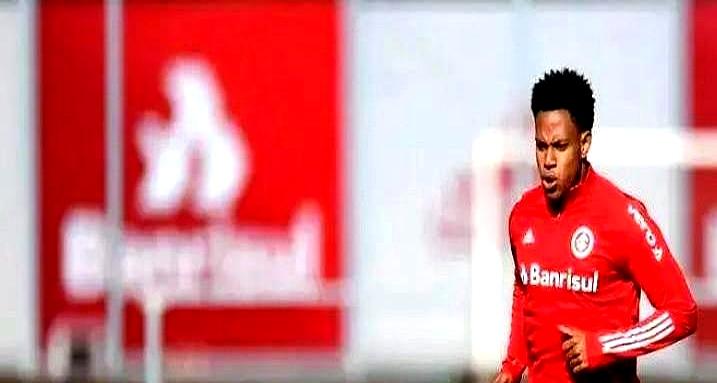 75万欧被嫌少！一年后他降薪踢中甲去年冬天，成都蓉城把转会费抬到75万欧