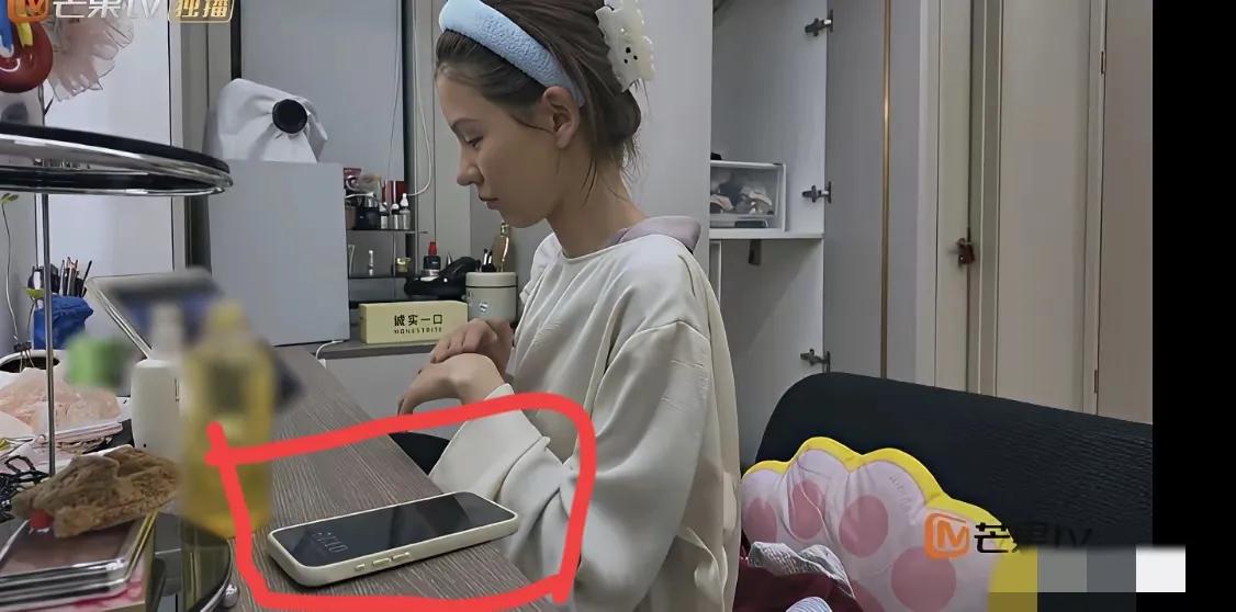 张予曦被打“假”了，手机上的时间暴露了她并不是一个作息规律的乖乖女张予曦在节目